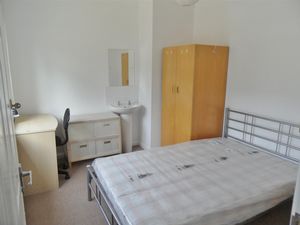 Bedroom- click for photo gallery